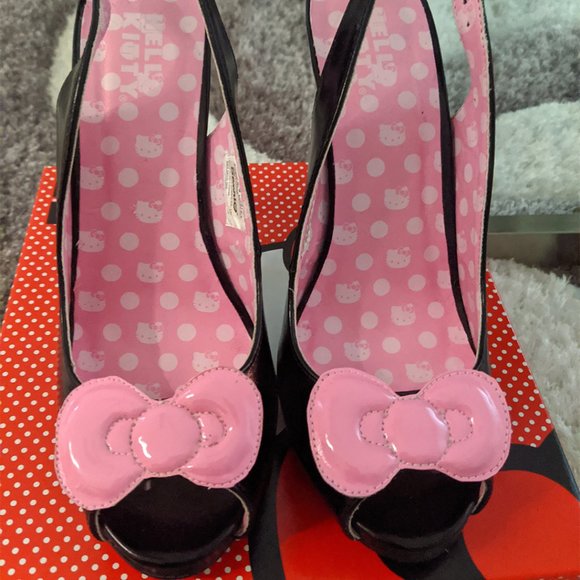 Sanrio Shoes - Hello Kitty Heels Black & Pink